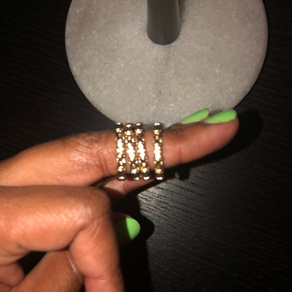 🌹Forever 21 stackable rings - Picture 3 of 8